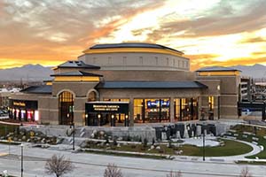 LED-экраны Absen преображают пространство театра Hale Centre