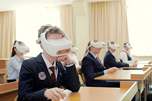 Более 1000 школ в России технически готовы проводить уроки в VR