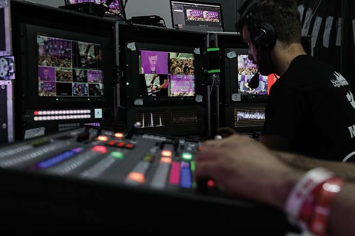 700 000 кв м, 20 сцен и мобильная студия на Blackmagic Design 