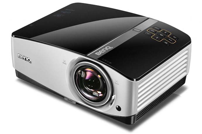 В томской школе установили проектор BenQ. Для уроков литературы!