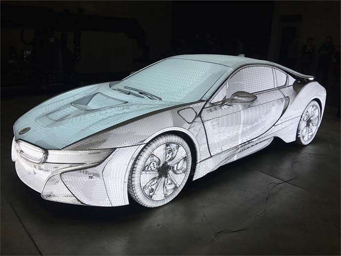 BMW изменил реальность своим новым гибридом. И мэппингом
