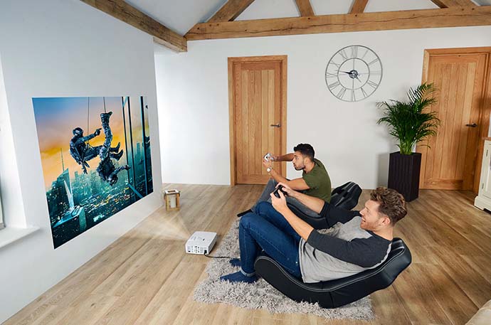 Новый короткофокусник Optoma с технологией Darbee Visual Presence