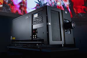 Сверхмощный лазерник Barco XDL-4K75 теперь и в России