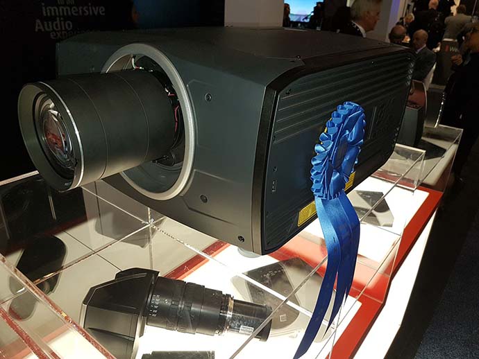 Barco F70 для симуляторов: расширяя границы реальности