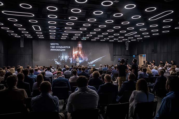 231 кв.м LED-экранов в Центре цифрового лидерства SAP