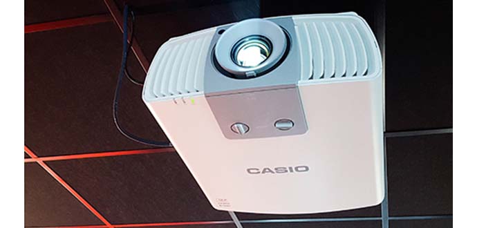 ISE 2018: 4K-проекция и балетная постановка на стенде Casio