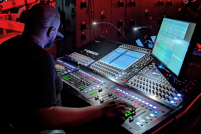 Профессионалы мира музыки нашли микшеры DiGiCo незаменимыми