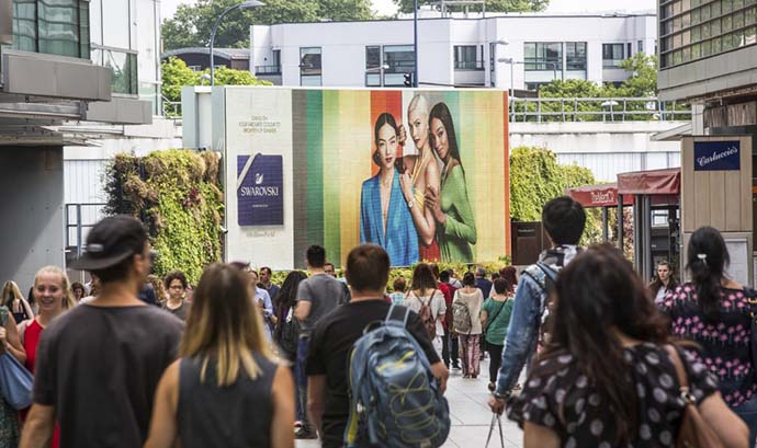 Swarovski представил новую коллекцию с помощью интерактива