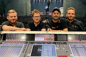3D шоу Бьорк Cornucopia. Слушайте, что сделал пульт DiGiCo!