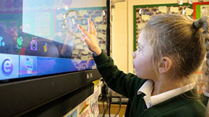 Флагман интерактивной линейки дисплеев Philips Digital Signage