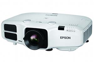 Новые проекторы начального уровня от Epson серии EB-5000