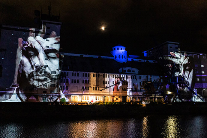"Тоска" под открытым небом: главный по декорациям – Digital Projection