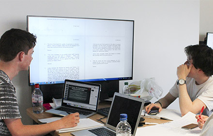 biblioteka-universiteta-nyukasla-library-rooms-2.jpg