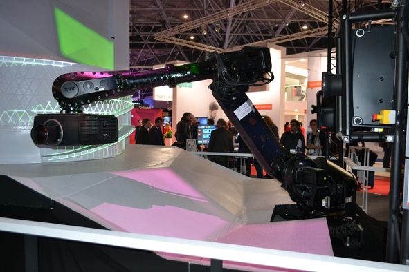 ise2017-novosti-rynka-vizualizatsii-izobrazheniy-6.JPG