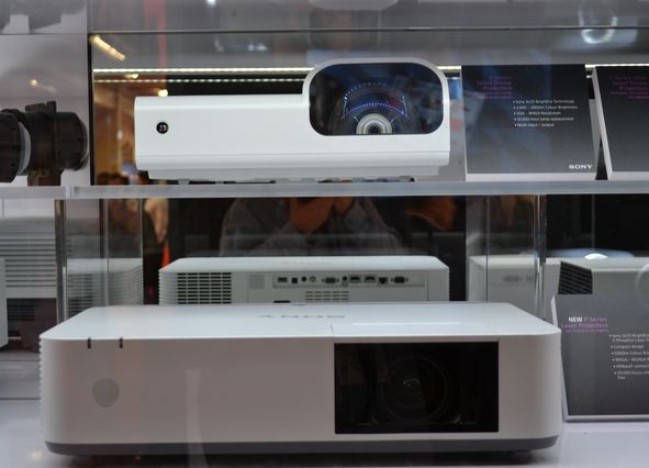 ise2017-novosti-rynka-vizualizatsii-izobrazheniy-2.JPG