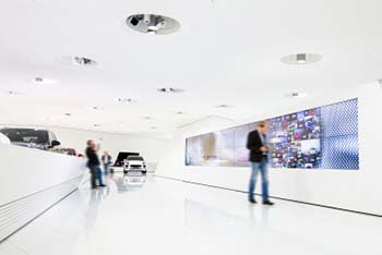 muzey-porsche-oborudovan-dvumya-novymi-av-sistemami-1.jpg