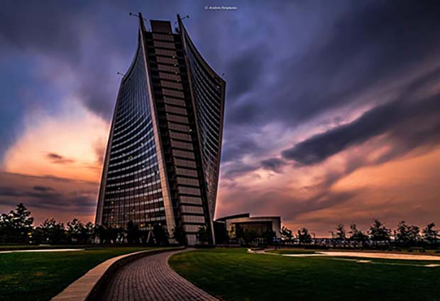 kompleksnaya-av-infrastruktura-crestron-v-26-etazhnom-pwc-tower-1.jpg