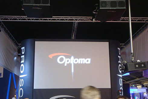 optoma-wu1500-2.jpg