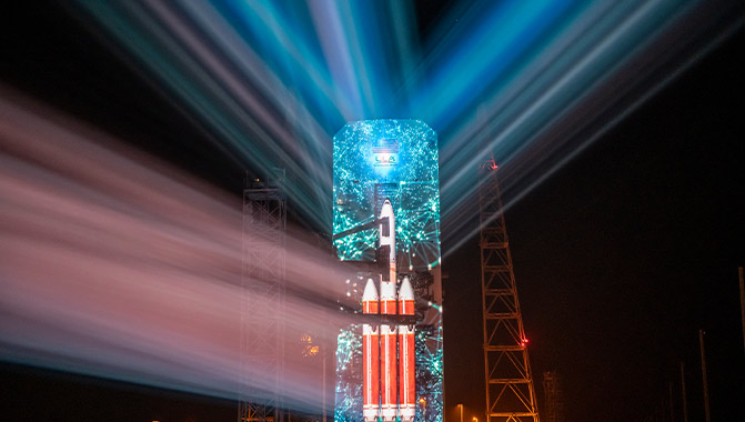 christie-rgb-pure-laser-proektory-ukrasili-zapusk-rakety-united-launch-alliance-1.jpg