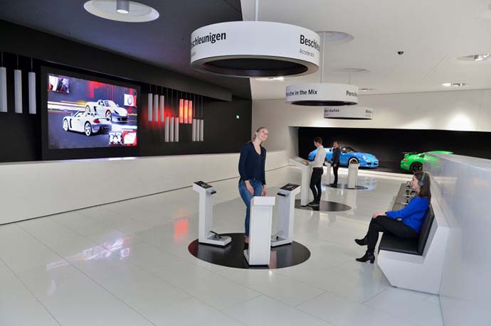 muzey-porsche-oborudovan-dvumya-novymi-av-sistemami-3.jpg