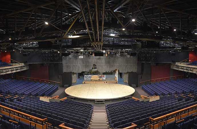 festivalnyy-teatr-chichestera-zazvuchal-s-em-acoustics-2.jpg