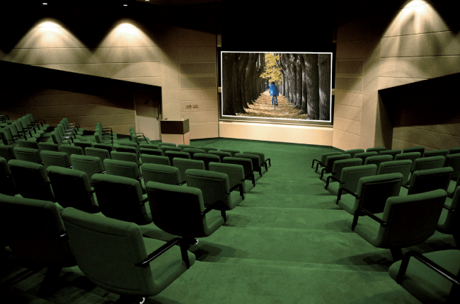 novye-moshchnye-installyatsionnye-proektory-maxell-produman-kazhdyy-moment-2.png